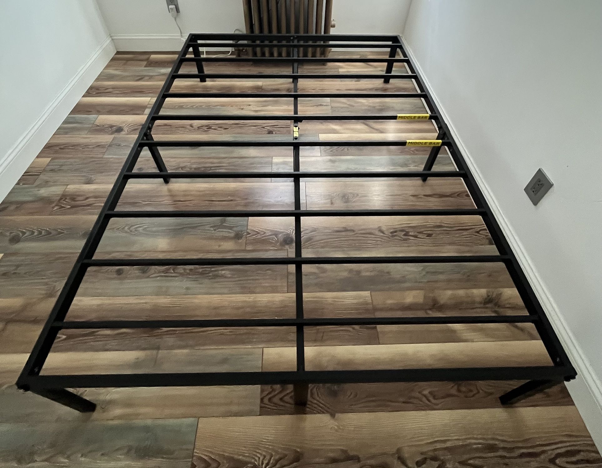 Full size Metal Bed Frame 