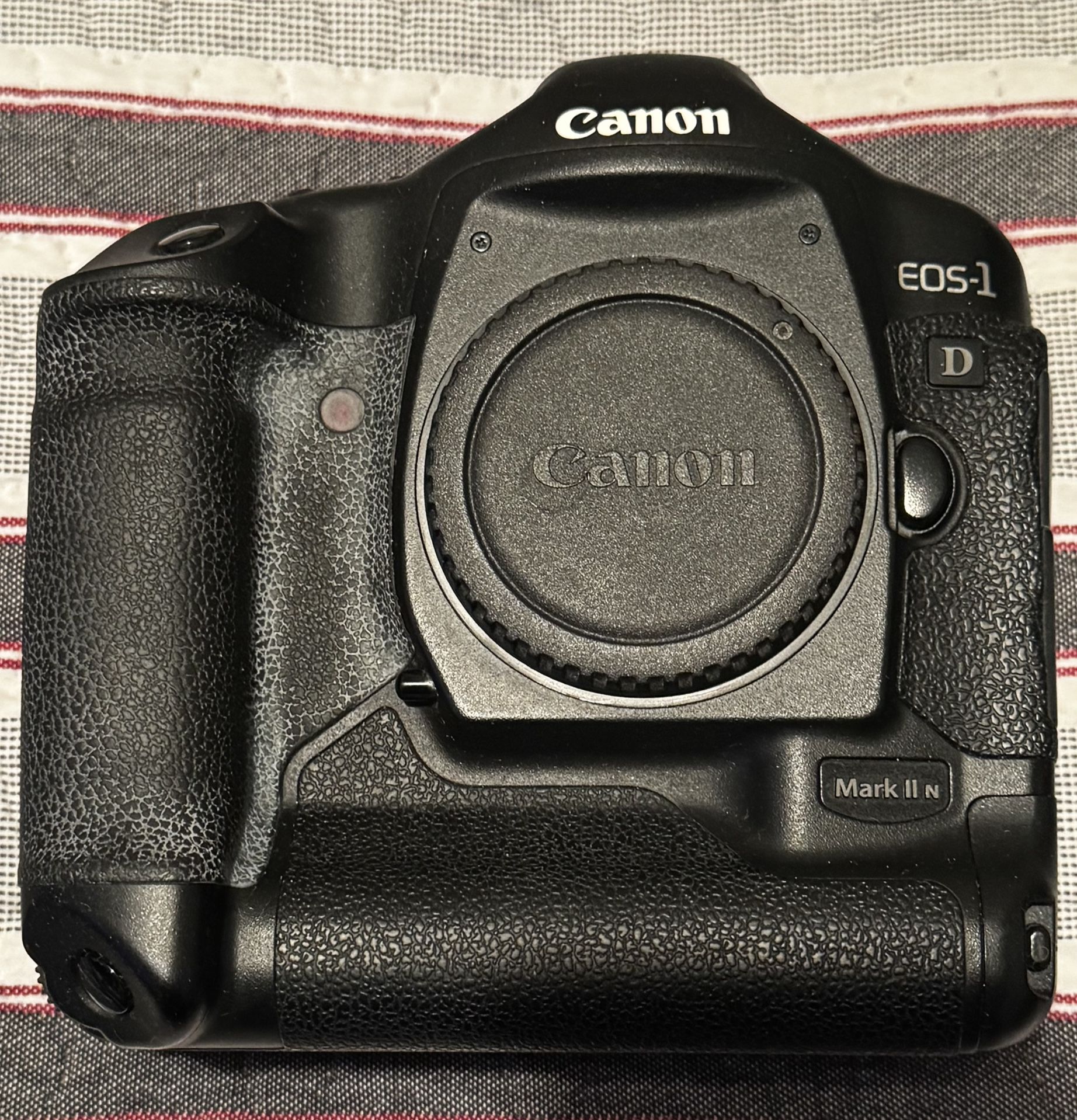 Canon EOS-1D Mark II N. & Bag OBO