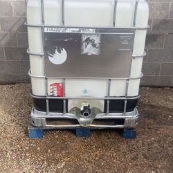 265 Gallon Water Tank 