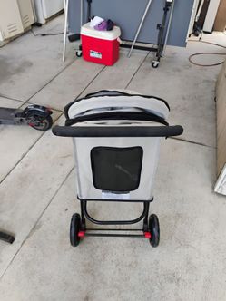 Dog stroller