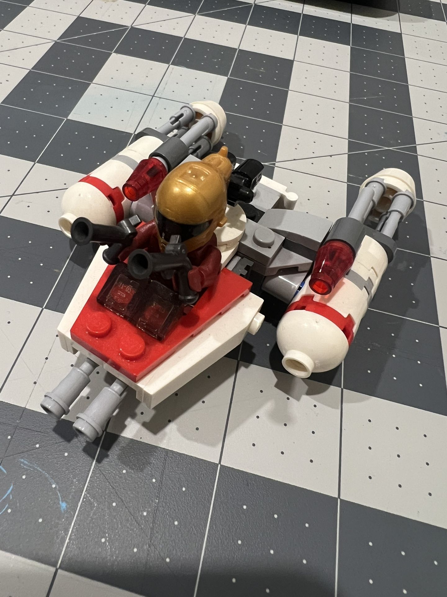  LEGO Star Wars Resistance Y-wing Microfighter (Set 75263).  