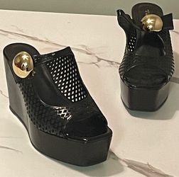Novus Black Patent Platform Wedge Sandals Gold Accent Women’s Size 8M