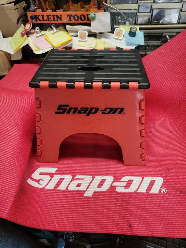 Snap On Tool Folding Step Stool