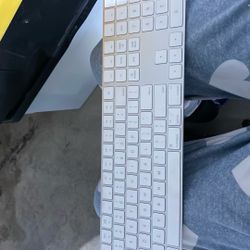 Apple Magic Keyboard 