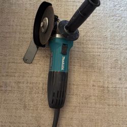 Makita grinder