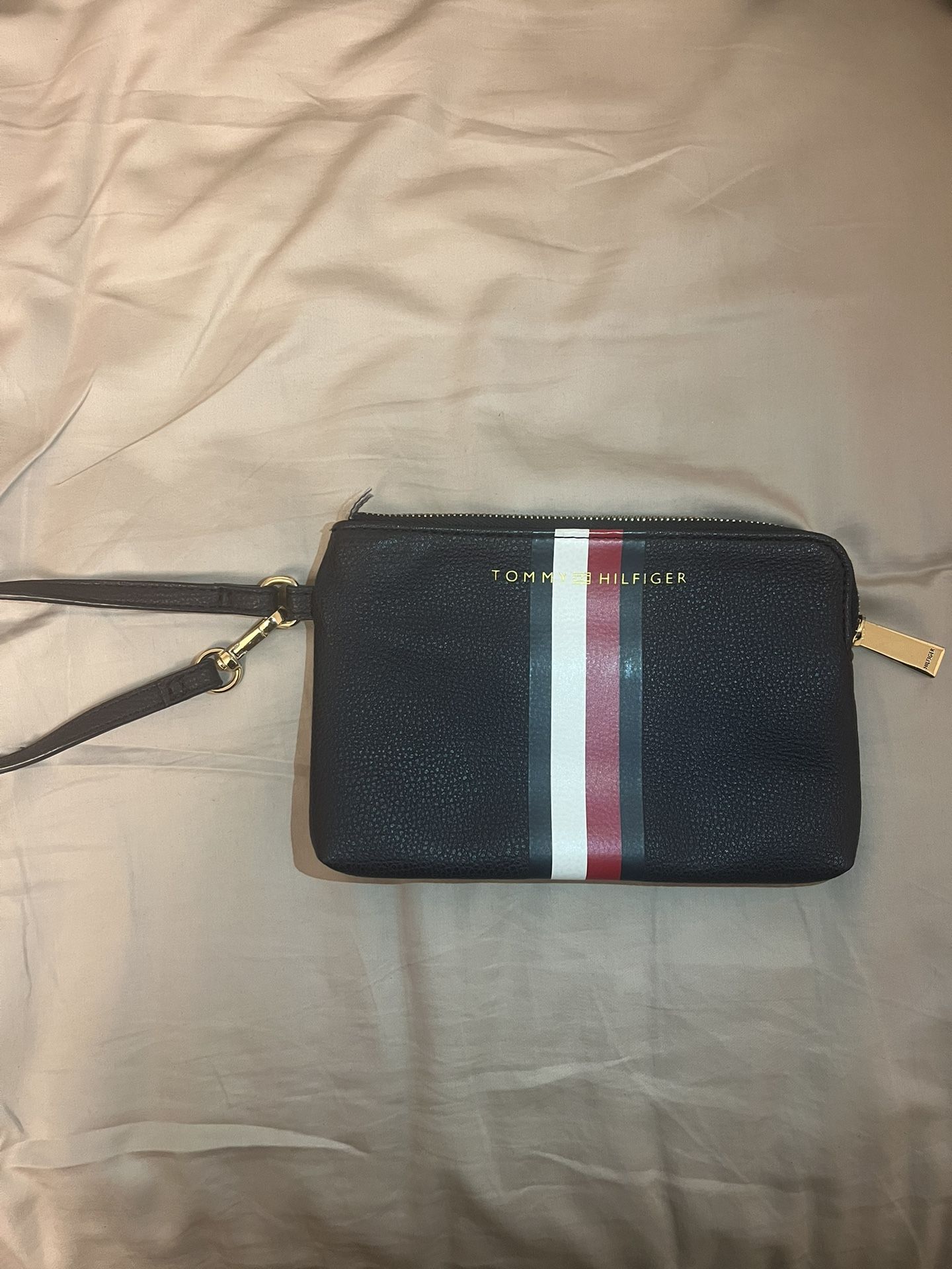 Tommy Hilfiger Leather Navy Coin Purse Zipper Wristlet Wallet