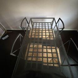 Table With 4 Chairs 