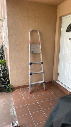 4ft Aluminum Ladder $39