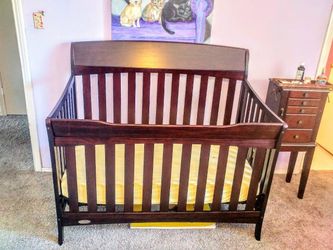 Graco lennon 4 top in 1 crib