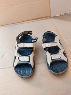 Bite Crocs Sandals Shoes Size 9