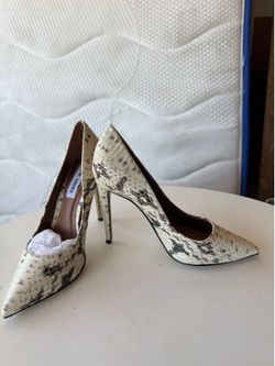 Steve Madden snake heels size 7.5 NEW