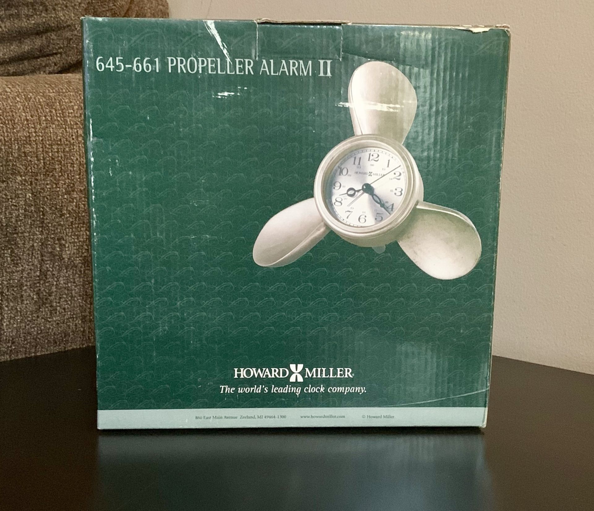 Howard Miller Propeller Clock! Very Unique!! Brand New!! (PENDING PICK UP!)