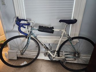 90 s vintage Diamond Back Road Bike