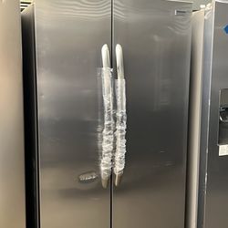 New Open Box Frigidaire Side By Side Refrigerator With Internal Water/Ice 