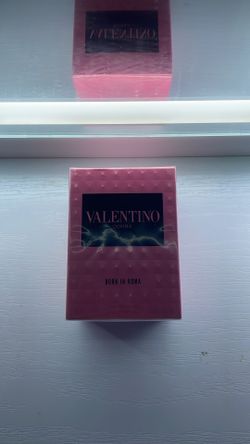 Valentino Donna Born in Roma