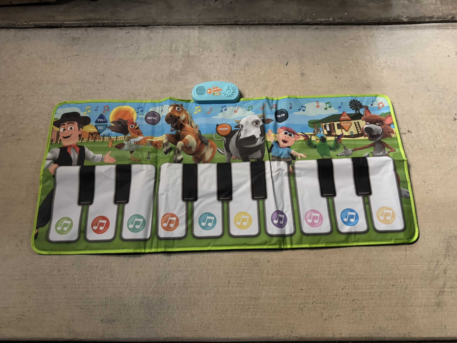 Toy Story Piano In Spanish (Will need Batteries)