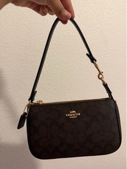 Coach Nolita 19
