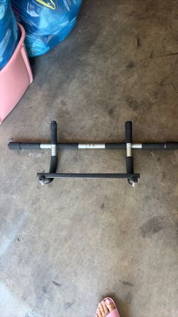 Pull up bar