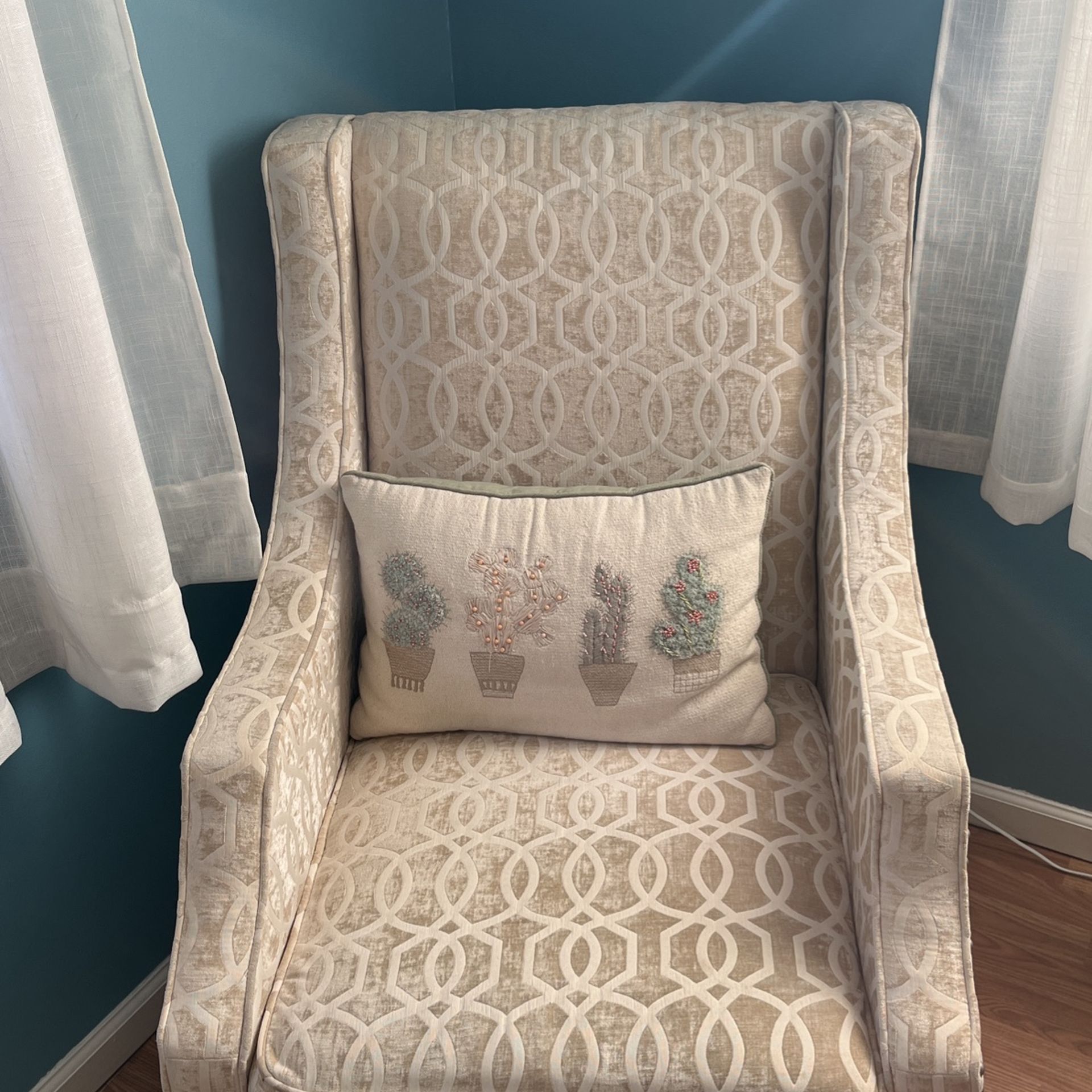 Accent Chair 