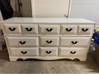 9 Drawer White Dresser