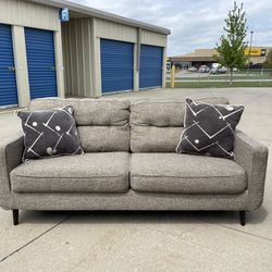 FREE DELIVERY 🚚🚛🚚 awesome Mid Century Modern Gray Couch 
