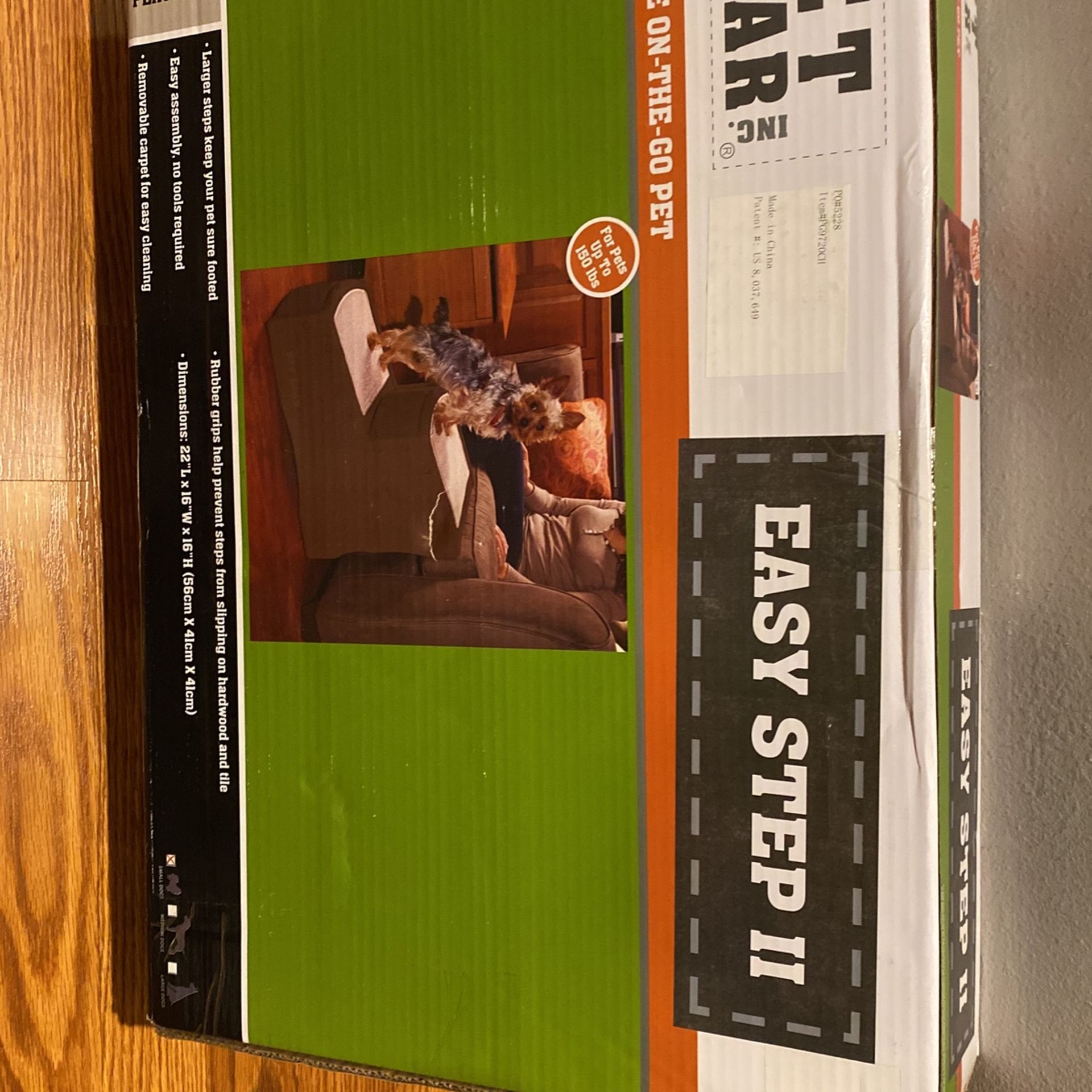 Brand New ( never open box ) Pet Gear Easy Step II (22-L, 16-W, 16-H)