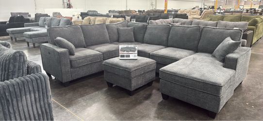 Sectional sofa new in box/ usb