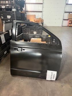 door 2025-25 ford expedition