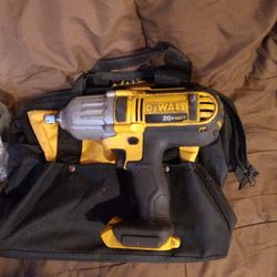 DeWalt DCF889 