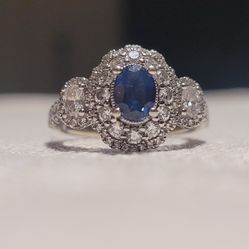 14K Gold VERA WANG Sapphire Diamond Ring (Retails for $4000)(Jewelry Box Included)