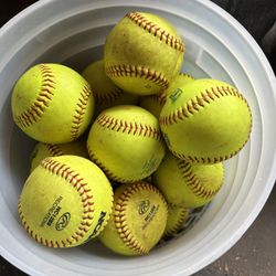Softballs 🥎 