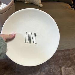 Rae Dunn Dinner Plates