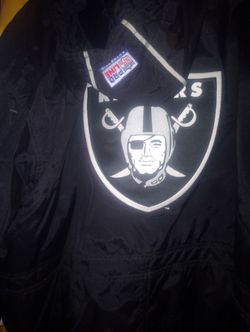SUPER BOWL RAIDERS NIKE NFL FOOTBALL 🏈🏈🏈 LEAGUE TEAM JACKET!only 120! Betta Hurry 😜😄