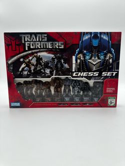 TRANSFORMERS V.S. DECEPTICONS Chess Set 2007 Hasbro Parker Brothers Paramount