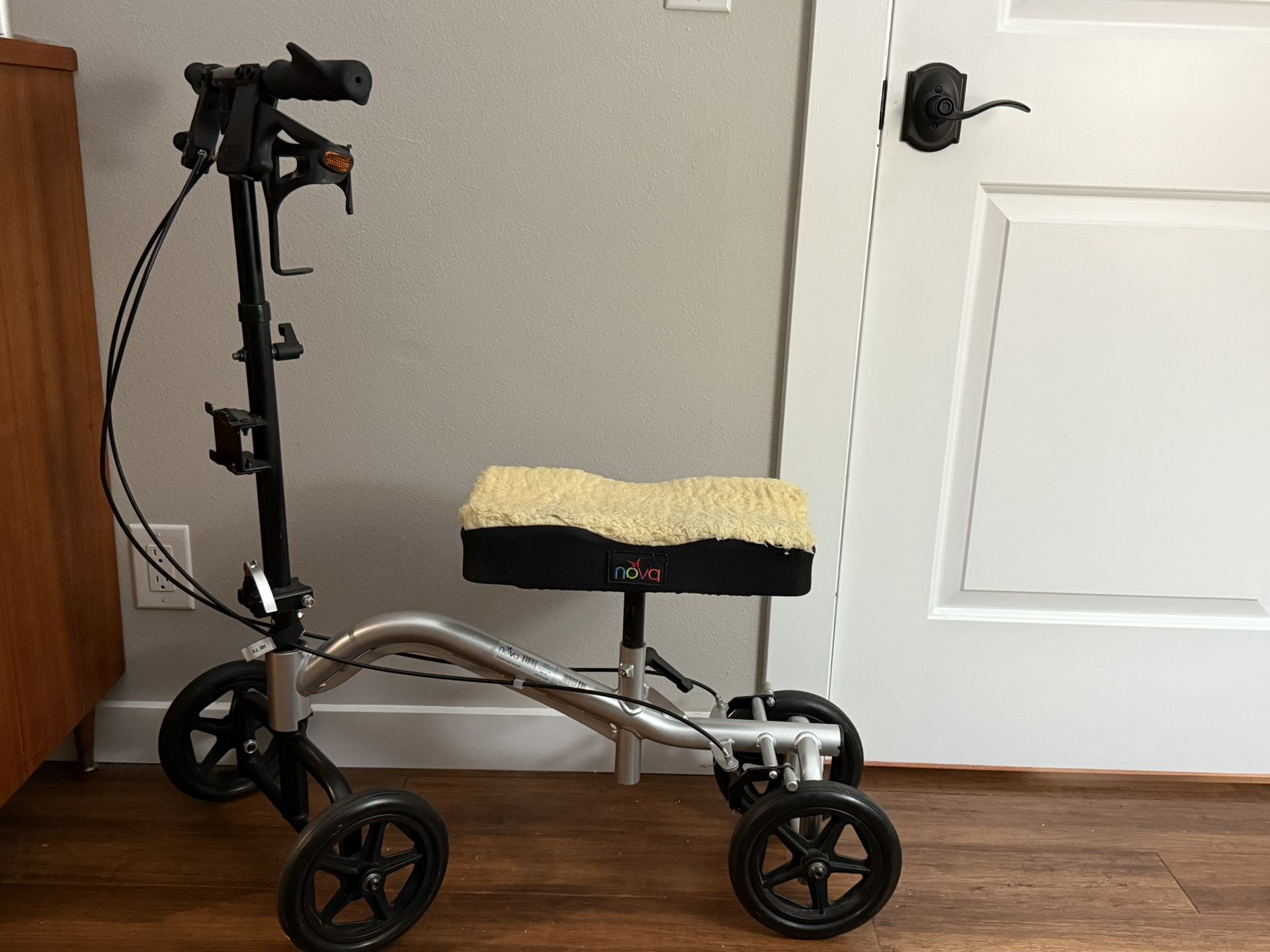 Nova Knee Turning Walker Scooter