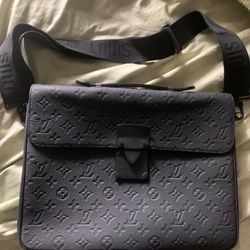 Louis Vuitton men’s bag