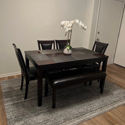Dining Table Set (area Rug Included) 