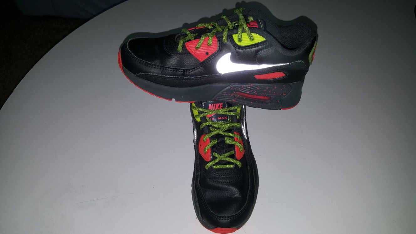 Nike AirMax 
size 2y for Kids
