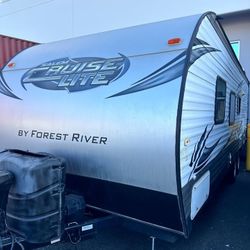 2016 Forest River RV Wildwood X-Lite 261BHXL