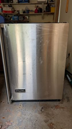 24" Undercounter Wine Cooler