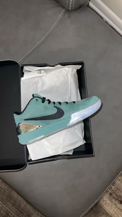 Kobe 4 Protro “Girl Dad”