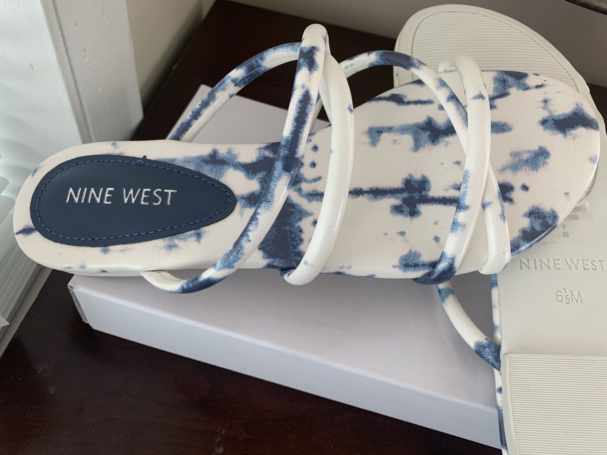 New Nine West Women sandals flats blue tie dye strap shoes women 6.5
