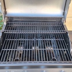 Bbq Grill  Like New "