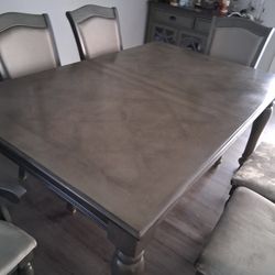Dinning Table 