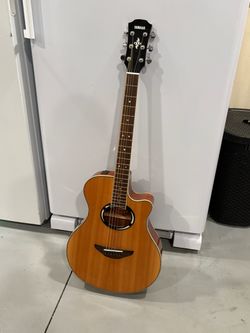 Yamaha Acoustic-Electric Guitar Natural Finish