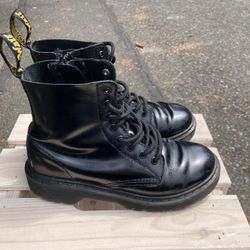 Girls Dr. Martens Boots