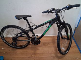 Black 21 speed, 24 in. Kona Hulu