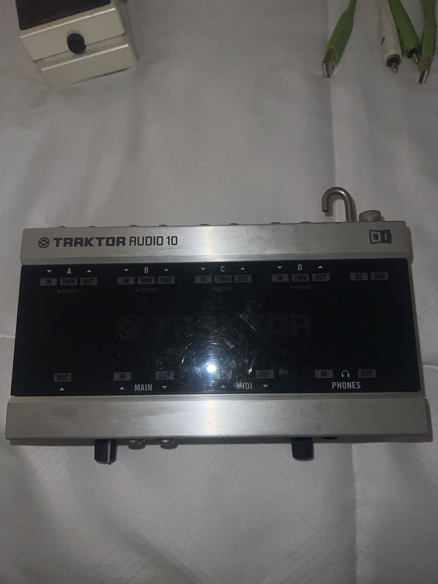 Traktor Audio 10