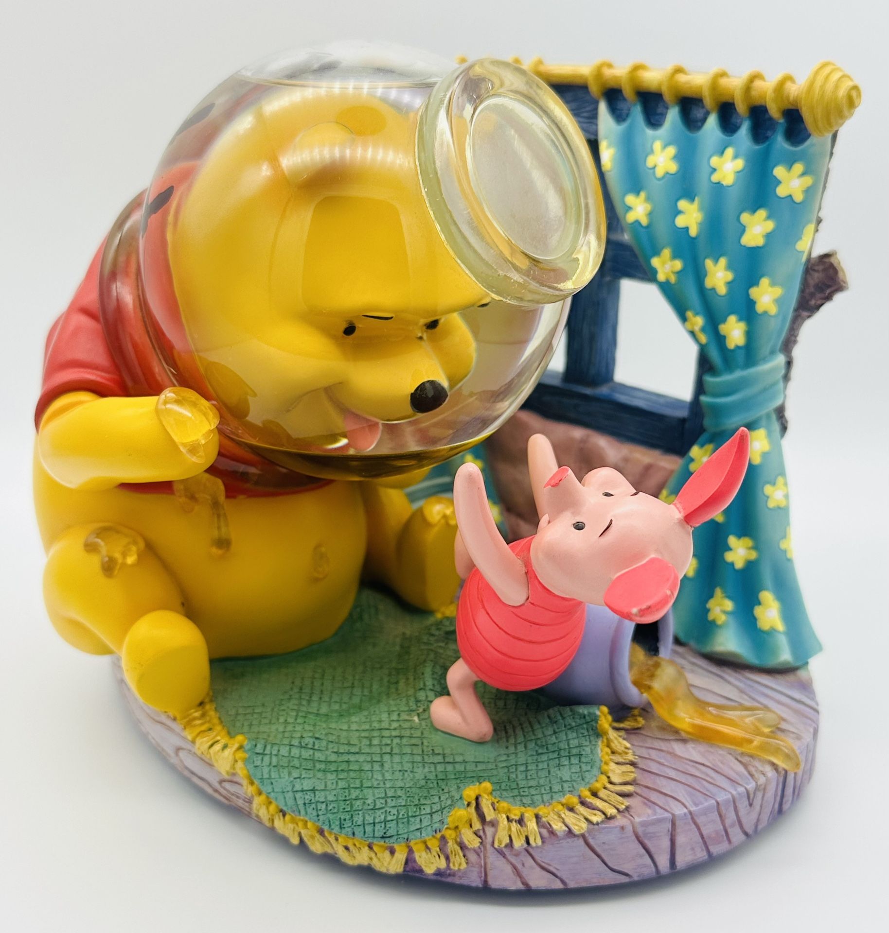 Disney Store Winnie the Pooh Piglet Musical Globe “Rumbly in my Tummy”