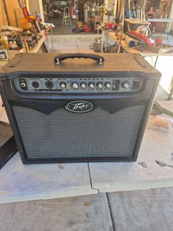 PEAVEY amplifier